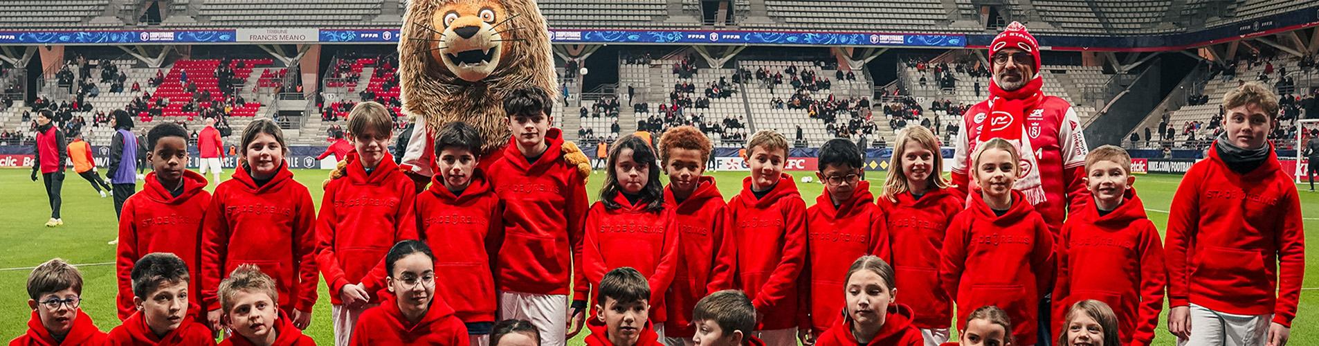 coupe de france credit agricole 23 jeunes de la region escort kids au stade auguste delaune efedbdf6